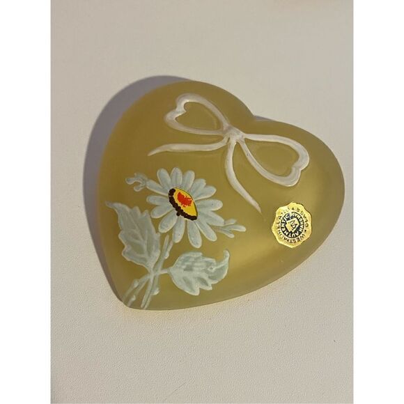 Westmoreland Glass Heart Original sticker hand painted yellow - Picture 5 of 16